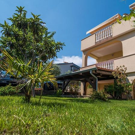 Apartments Bogdanic Krk I Krk Town Buitenkant foto