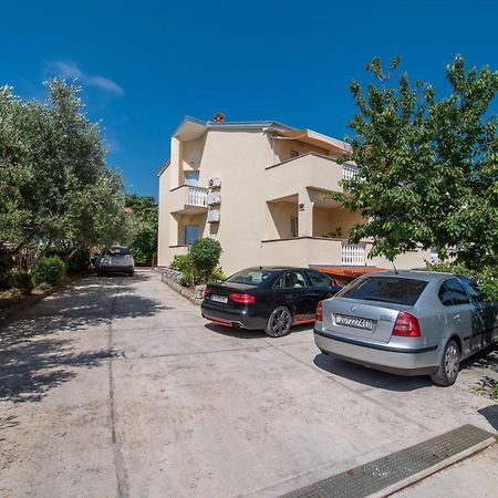 Apartments Bogdanic Krk I Krk Town Buitenkant foto