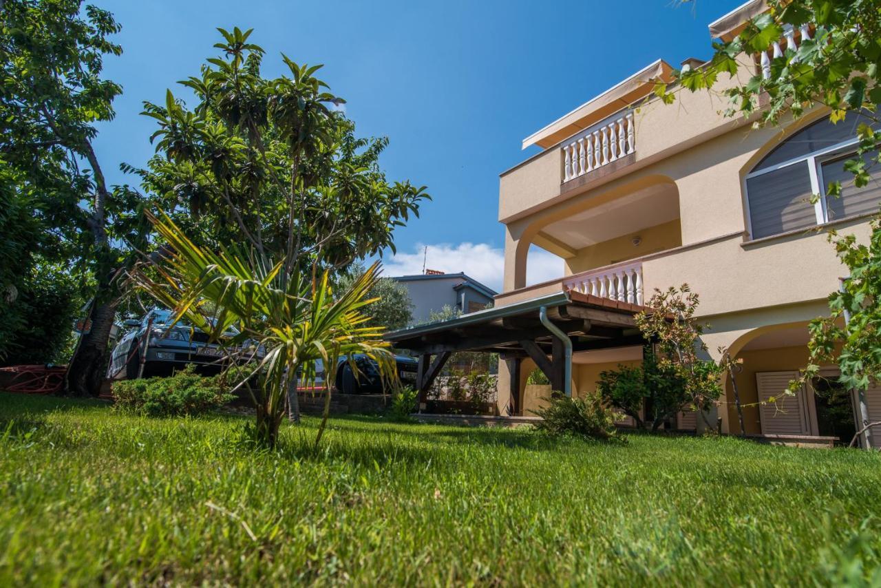 Apartments Bogdanic Krk I Krk Town Buitenkant foto