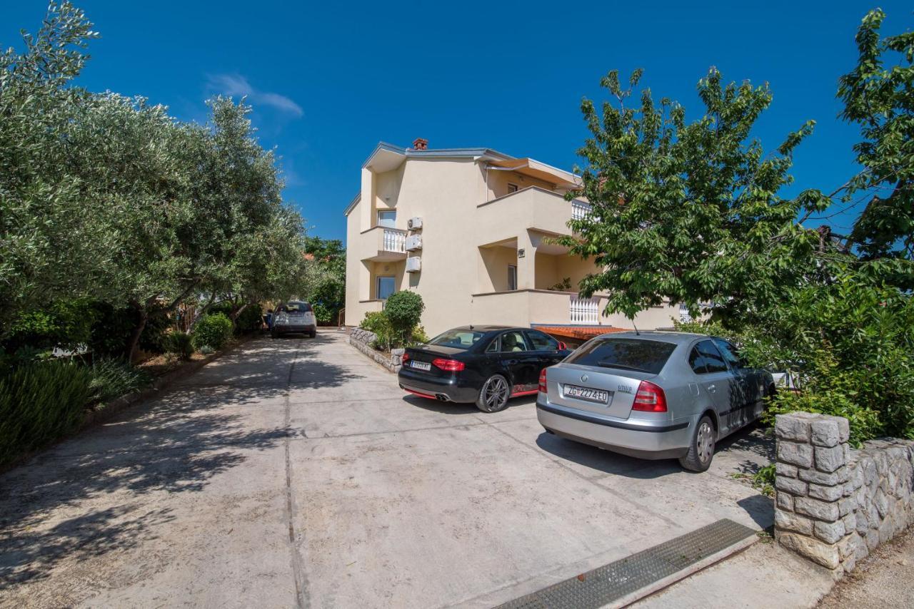 Apartments Bogdanic Krk I Krk Town Buitenkant foto