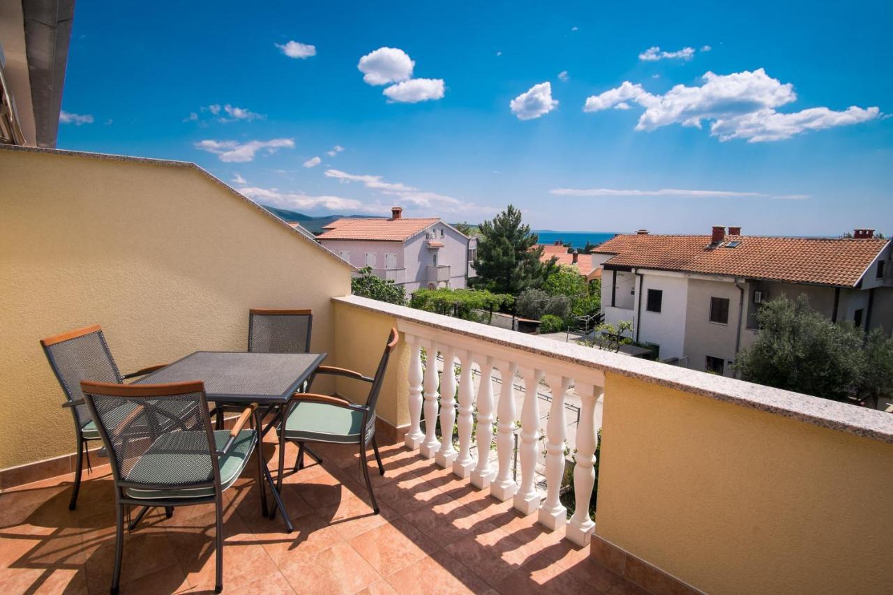 Apartments Bogdanic Krk I Krk Town Buitenkant foto