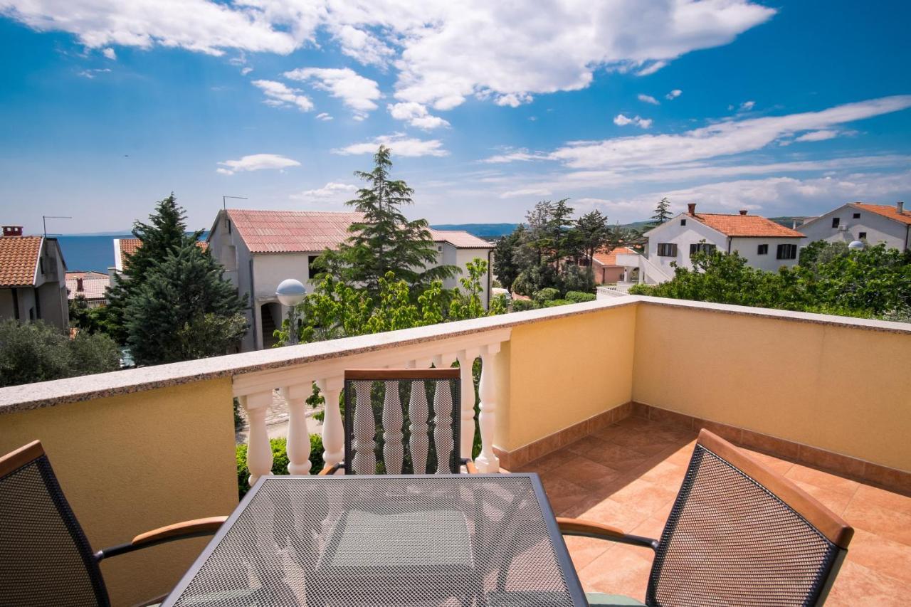 Apartments Bogdanic Krk I Krk Town Buitenkant foto
